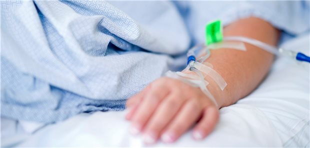 Arztpraxen werden in der Krebsversorgung wichtiger Applikation eines Krebstherapeutikums: Die Wachstumsraten bei antineoplastischen Arzneimitteln in Praxen liegen deutlich höher als in Kliniken.