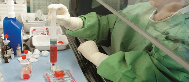 Alarm in der Klinik-Apotheke Arbeit in der Klinikapotheke: Droht ein Engpass bei Onkologika?