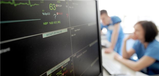 Arbeit in einer Stroke Unit: Während des Lockdowns im Frühjahr kamen weniger Patienten mit einem Apoplex in die Kliniken, aber die Krankheitsverläufe der behandelten Patienten waren schwerer. (Archivbild)