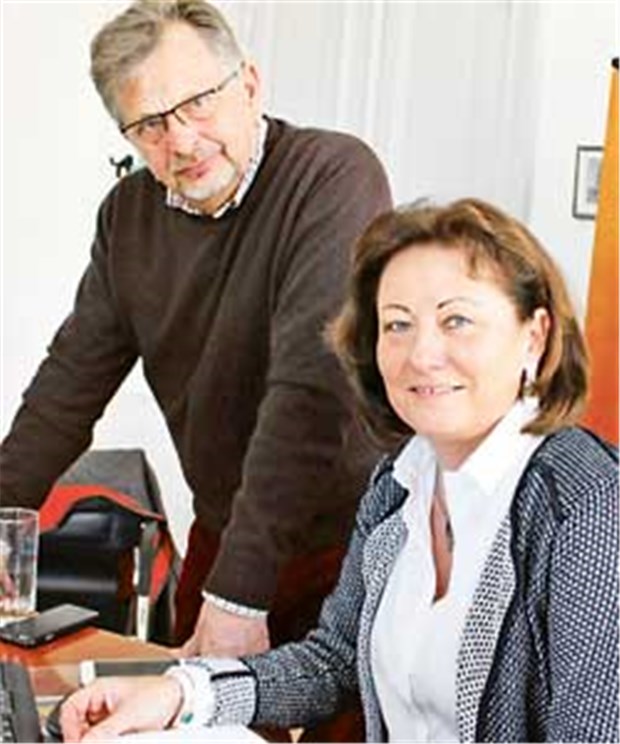 Ärzte wählen im März zweimal Arbeiten im Team: Ärztekammerpräsidentin Dr. Simone Heinemann-Meerz und Jurist Professor Hans Lilie.