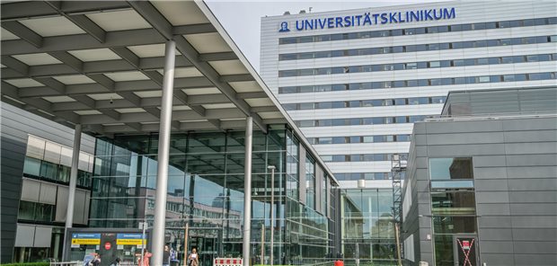 Uniklinik Frankfurt: Dienste nach SARS-CoV-2 früher wieder möglich Universitätsklinikum Frankfurt, Theodor-Stern-Kai, Frankfurt am Main