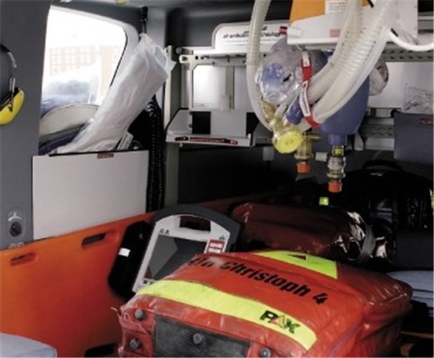Simulator soll auf Einsatz im Helikopter vorbereiten Arbeitsplatz im Helikopter: Mit dem Simulator soll jeder Handgriff trainiert werden.