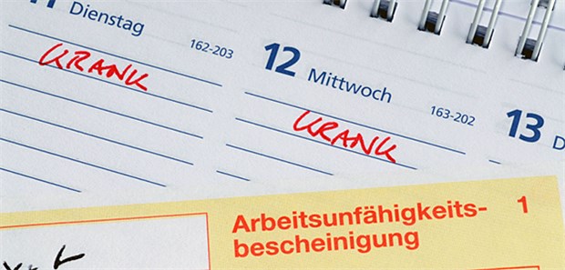 Freitags besonders häufig krankgeschrieben Arbeitsunfähigkeitsbescheinigung: Den höchsten Krankenstand unter den Barmer-Versicherten in Hamburg weist der Freitag auf.