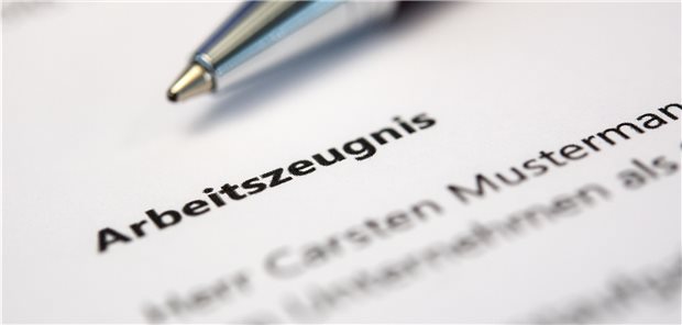 Arbeitszeugnisse müssen als Fließtext formuliert sein. Das hat das Bundesarbeitsgericht entschieden.
