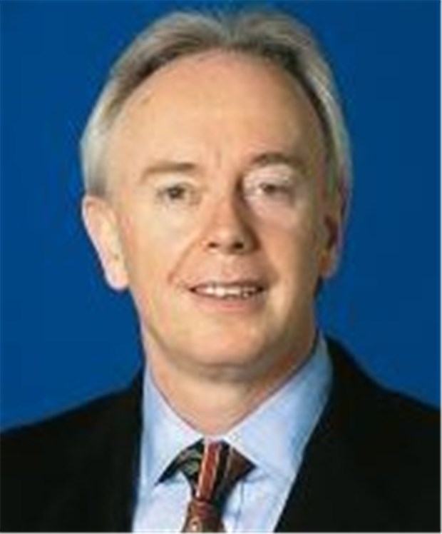 Warum sind die Arzneimittelhersteller so bescheiden, Mr. Higgins? Arthur J. Higgins ist seit 1. Juli 2004 Vorsitzender des Bayer HealthCare Executive Committee und seit 1. Januar 2006 Vorstandsvorsitzender der Bayer HealthCare AG. Der gebürtige Schotte wurde im Mai 2007 zum Präsidenten des Europäischen Pharmaverbandes EFPIA ernannt.