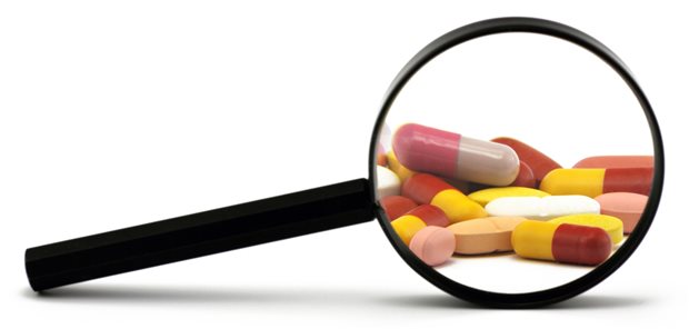 Arzneien unter der Lupe. Um den Nutzen eines Orphan Drugs zu beurteilen, muss genau, vielleicht auch mehrmals und aus verschiedenen Perspektiven, hingeschaut werden.