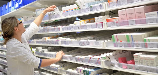 Spahn verordnet mehr Vorräte an Medikamenten Arzneimittel in rauen Mengen? Krankenhäuser und klinikversorgende Apotheken sollen ab dem 31. Oktober bestimmte Medikamente für mindestens drei Wochen vorrätig haben.