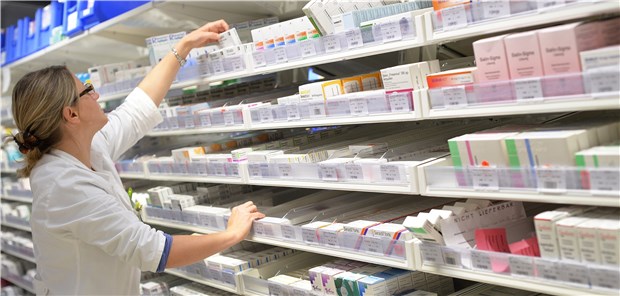 „Wer als Apotheker Krieg mit Ärzten führt, hat schon verloren“ Arzneimittelabgabe ist mehr als der Griff ins Produktregal. Der neu gegründete Verband Innovativer Apotheken setzt unter anderem auf Therapie-Monitoring durch Apotheken.
