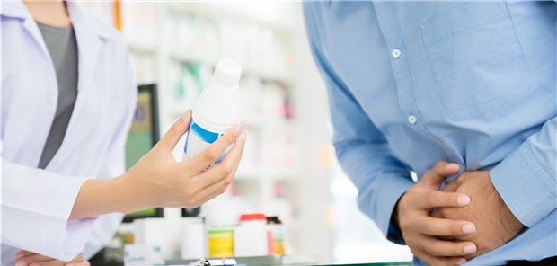 PTA-Ausbildung wird reformiert Arzneimittelberatung in der Apotheke: Hier soll die Kompetenz der PTA künftig besonders gestärkt werden.