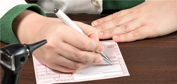 Arzneiverordnung nach akutem Koronarsyndrom: Soll der betreffende Patient auch nach einem Monat noch ASS plus Clopidogrel oder nur noch Clopidogrel erhalten? Hierzu gibt es jetzt neue Studiendaten.