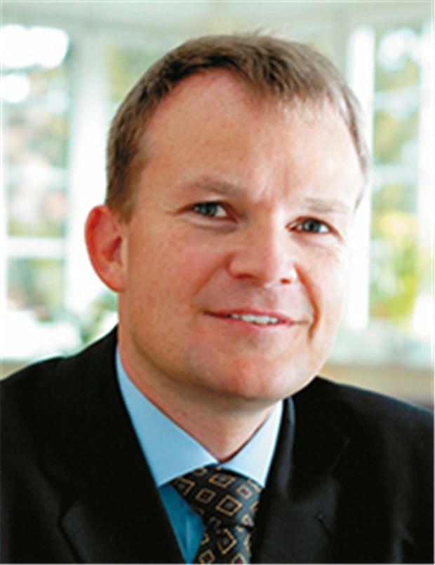 "Einige Dutzend Krankenkassen sind sicher genug" Arzt und Manager - und bald im TK-Vorstand: Dr. Jens Christian Baas.