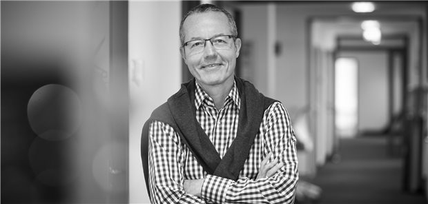 Welche KV ist bei Arzneimittelverordnungen am arztfreundlichsten, Dr. Lübben? Arzt und Praxisberater Dr. Georg Lübben: Bangemachen gilt nicht, angesichts der aktuellen Arzneimittelvereinbarungen – genau hinschauen aber schon.