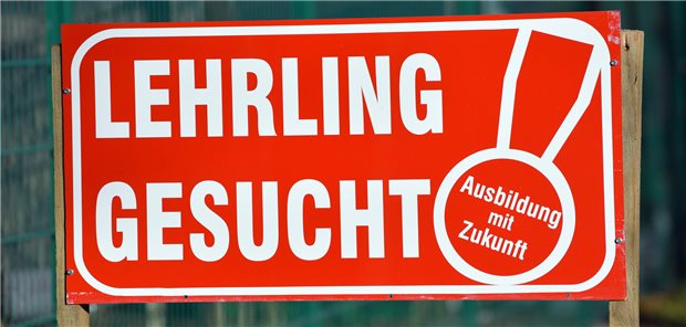 Bremer Kammern fürchten finanzielle Belastung durch Ausbildungsfonds Arztpraxen bieten mehr Ausbildungsplätze als Lehrlinge vorhanden sind. Eine Abgabe an einen Ausbildungsfonds halten sie deshalb für unnötig.
