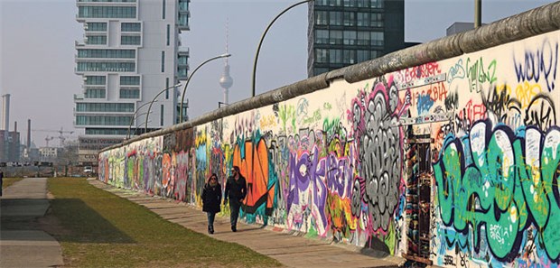 Wiedervereinigung schlug Frauen aufs Herz Auch 26 Jahre nach dem Mauerfall sterben im Osten immer noch mehr Menschen an Herz-Kreislauf-Krankheiten als im Westen.