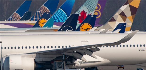 Gesundheitsminister wollen Corona-Tests für Rückkehrer aus Risikogebieten Auch Corona-Viren fliegen gerne: Flugzeuge am Flughafen in München