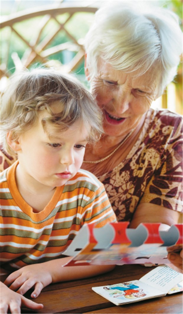 Wann ist Kinderbetreuung absetzbar? Auch Familienangehörige werden vom Finanzamt als Kinderbetreuer anerkannt. © Franz Pfluegl / fotolia.com