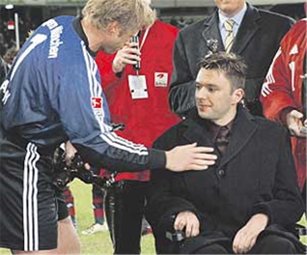 Ein Hoffnungsschimmer für ALS-Erkrankte Auch Wolfsburg-Profi Krzysztof Nowak litt an der Erkrankung der motorischen Nervenzellen. Er starb 2005.