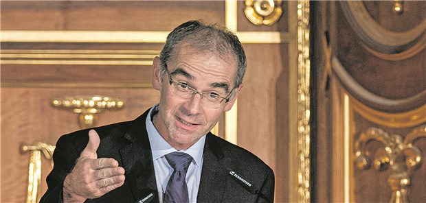 Glücklich ist, wer Busenfreunde hat Auch der Ulmer Gynäkologe Professor Wolfgang Janni erhielt den Preis.