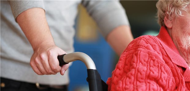 Pflegeversicherung am Limit: Was eine Reform leisten müsste Auch die Pflege bräuchte mehr gesetzgeberischen Anschub – und das nach Möglichkeit an mehreren Systembaustellen gleichzeitig..