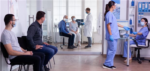 MB will Steuerfreibetrag für Beschäftigte in Klinik und Praxis Auch die Praxen stehen in der Pandemie vor besonderen Herausforderungen.