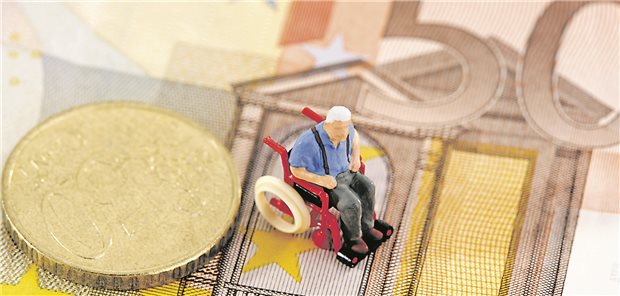 Auch die kleine Schwester der GKV, die Pflegeversicherung, braucht deutlich mehr Geld.
