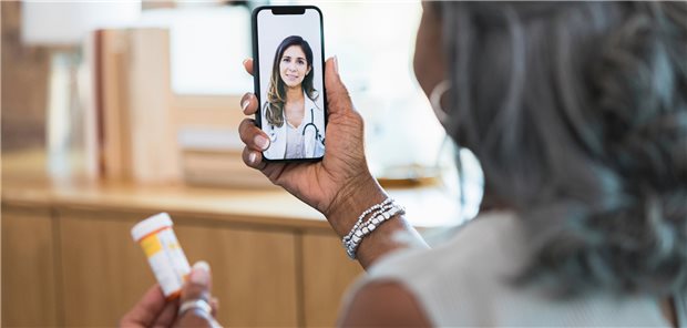 PraxisBarometer Digitalisierung: Vier von fünf Praxen dokumentieren überwiegend digital Auch digitale Angebote für Patientinnen und Patienten werden von Praxen zunehmend angeboten. Videosprechstunden beispielsweise sind seit Beginn der Pandemie weit verbreitet, nicht nur unter Psychotherapeuten.