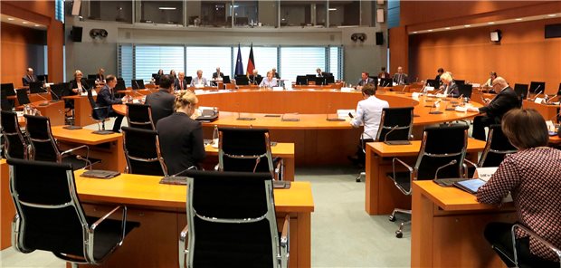 Bundeskabinett winkt Spahns drittes Pandemiegesetz durch Auch für das Regieren per Verordnung hat das Bundeskabinett Minister Spahn weiter grünes Licht gegeben.