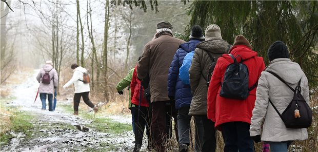 Vorbehalte gegen ältere Menschen weit verbreitet Auch im Alter kann‘s durchaus noch bergauf gehen.