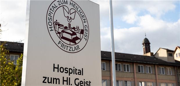 Auch im Krankenhaus „Hospital zum Hl. Geist“ in Fritzlar könnte die vergebliche Suche nach Ärztinnen und Ärzten zur Schließung der Geburtsstation führen.