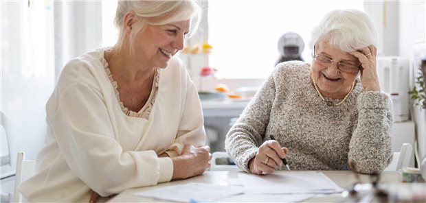 Gespräch Seniorin und Gutachterin