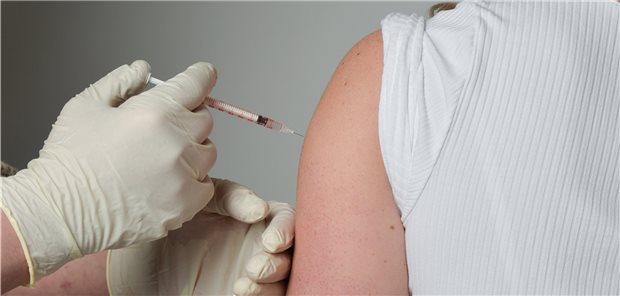 Comirnaty® bleibt in der nächsten Zeit weiter knapp Comirnaty steht Ärzten nur begrenzt zur Corona-Vakzinierung Erst-Impfwilliger und Booster-Patienten zur Verfügung.