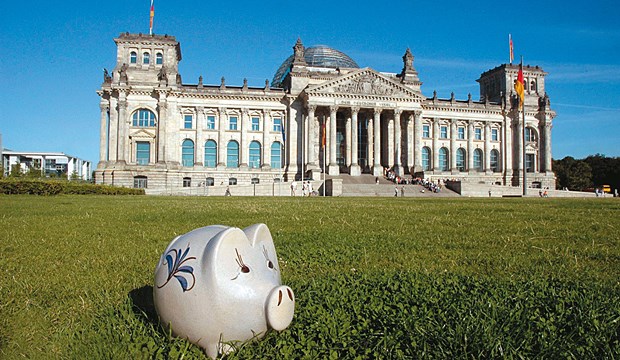Kassenmilliarden: Luxusdebatte um "Hosenscheißerei"? Auf Anfrage der SPD wurde im Bundestag diskutiert, wie die Kassenmilliarden verwendet werden sollen.