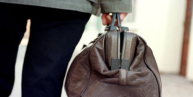 Adieu Regress: Koalition stärkt den Landarzt Auf Hausbesuch: Schwarz-Gelb umwirbt die Landärzte und verspricht ihnen weniger Regresse.