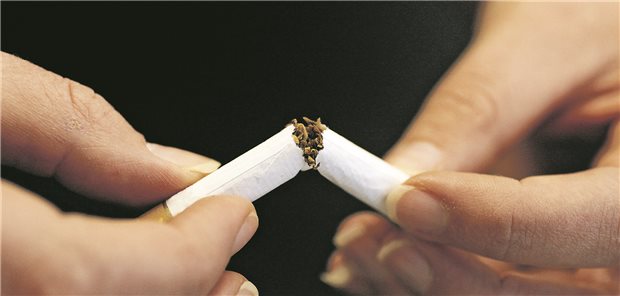 Auf Zigaretten zu verzichten, reduziert das COPD-Risiko. Es gibt jedoch mehr Ursachen für COPD als nur das Rauchen.
