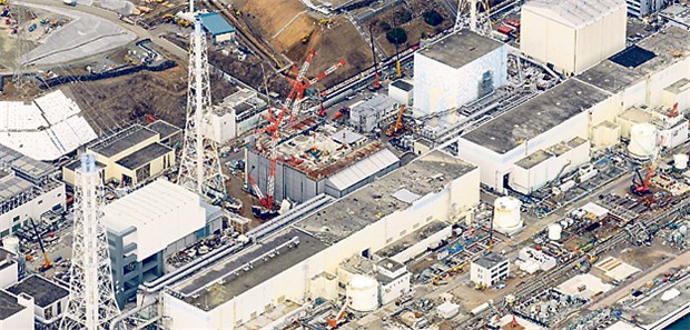 Verlorene Heimat Fukushima Auf dem Gelände des am 11. März 2011 nach Megabeben und Tsunami havarierten Atomkraftwerkes Fukushima Daiichi in Nordostjapan kämpft der Betreiber Tokyo Electric Power Company noch immer mit Lecks und hoch radioaktiv belastetem Regenwasser, das teils auch in den Pazifik geflossen ist.