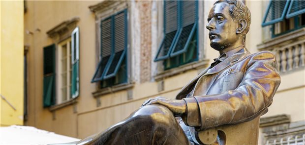 Auf der Piazza Cittadella in Verona steht Puccini zu Ehren ein Denkmal.