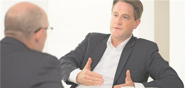 Eine Chance, Medizin neu zu denken Auf der Suche nach den Fragen und den Antworten: Wann ist der Zeitpunkt gekommen, Krankheiten zu behandeln, schon bevor sie ausgebrochen sind? Andreas Gerber (re.) im Gespräch mit Wolfgang van den Bergh.