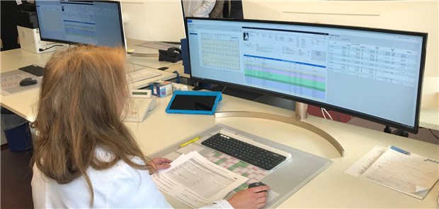 Deutlich weniger Klinikeinweisungen durch Telemedizin Auf diesen Bildschirmen laufen rund um die Uhr die Daten der Patienten ein.