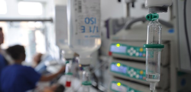 Anwesenheitspflicht für Ärzte Auf einer Intensivstation muss immer ein Arzt präsent sein. Sonst darf die Klinik keine intensivmedizinische Komplexbehandlung abrechnen, so das BSG.