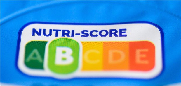 Vier Nährwert-Logos stehen zur Wahl Auf einer Packung Joghurt ist der sogenannte „Nutri-Score“ zu sehen. Diese Lebensmittelkennzeichnung ist auf etlichen Produkten schon zu finden.