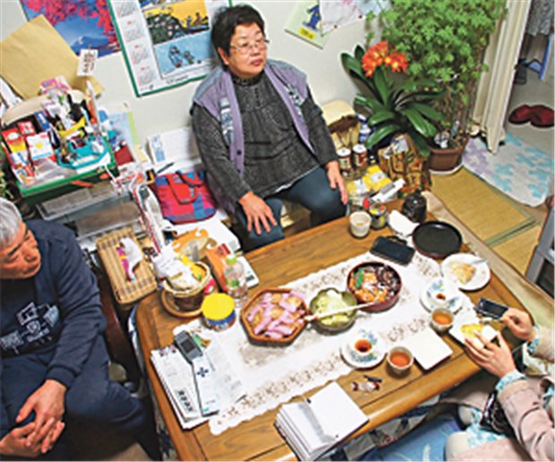 Strahlung nicht mehr das Kernproblem Auf engstem Raum leben die Opfer der Dreifachkatastrophe vom 11. März 2011 im Nordosten Japans in den kasetsu genannten temporären Notunterkünften.