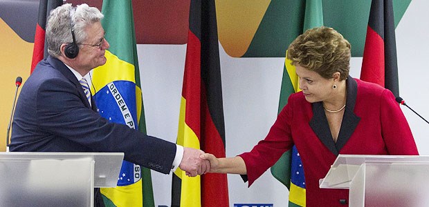 Brasilien setzt auf deutsche Medizintechnik Auf gute deutsch-brasilianische Beziehungen: Die Präsidenten Joachim Gauck und Dilma Rousseff in Sao Paulo.