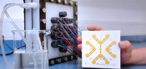 Neue Methode beseitigt Medikamentenrückstände aus Abwasser Aufbereitungsmodul mit integrierten Ultraschallsensoren zur vollständigen Entfernung von Medikamentenrückständen.