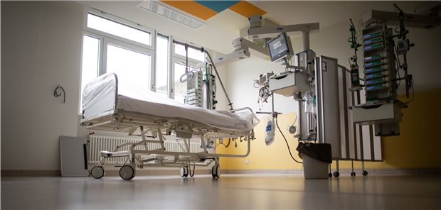 Corona-Ausgleichszahlungen: 9,2 Milliarden Euro bislang verteilt Aufgrund der Pandemie müssen Krankenhäuser Betten freihalten und haben zudem neue Intensivbetten bereitgestellt.