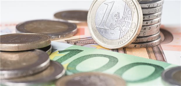 Aufgrund der geschrumpften Rücklagen werden weder Krankenkassen noch Gesundheitsfonds in Zahlungsschwierigkeiten kommen, glaubt die Bundesregierung.