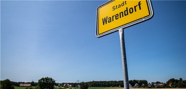 Aufgrund der steigenden Infektionszahlen infolge des Corona-Ausbruchs beim Fleischproduzenten Tönnies gibt es in Warendorf und Gütersloh einen Lockdown.