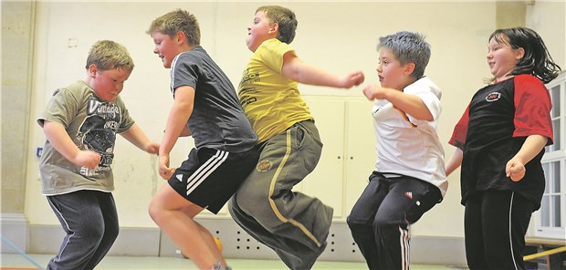 Wo es vermehrt adipöse Kinder gibt Aus Daten der Schuleingangsuntersuchungen geht hervor: 7,1 Prozent der Kinder zwischen vier und fünf Jahren sind übergewichtig. (Symbolbild)