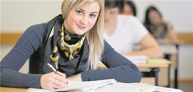 Medizinstudium – Lehrerverband will Abinoten stärker berücksichtigen Aus einer guten Schülerin muss nicht zwangsläufig auch eine gute Ärztin werden – das betonen die Gegner der Abiturbestenquote.