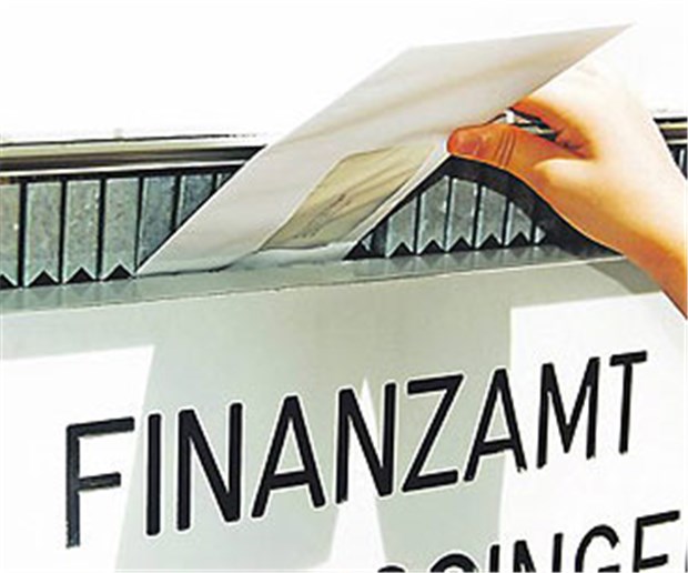 Selbstständige: Keine Steuererklärung per Post mehr erlaubt Aus für die Steuererklärung per Post - zumindest für die selbstständigen Ärzte.