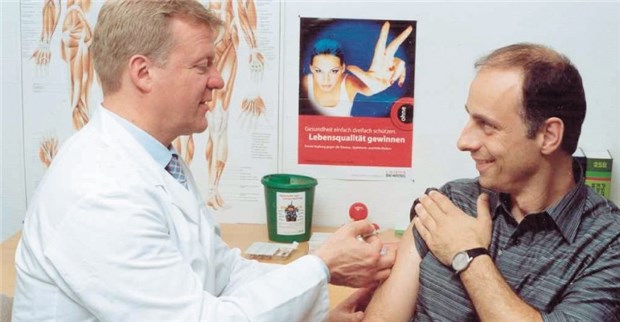 FSME-Nachimpfung: So viel Verzögerung ist erlaubt Aus verschiedenen Gründen kommen Patienten verspätet zur Nachimpfung.